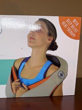 Shiatsu Neck Shoulder Massager Heat Deep Kneading Back Massage-New!